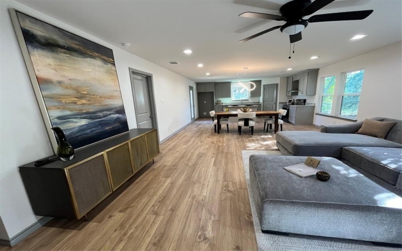 1438 E Waco Avenue, Dallas, TX 75216, 3 Habitaciones Habitaciones , ,2 BañosBaños,Residential,En Venta,1438 E Waco Avenue,0,21130345