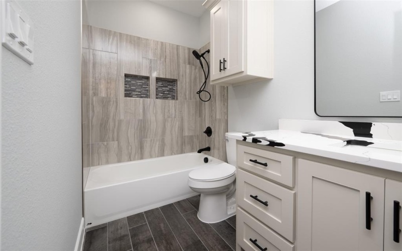 302 W Pine Street, Whitewright, TX 75491, 3 Bedrooms Bedrooms, ,2 BathroomsBathrooms,Residential,For Sale,302 W Pine Street,0,21137845