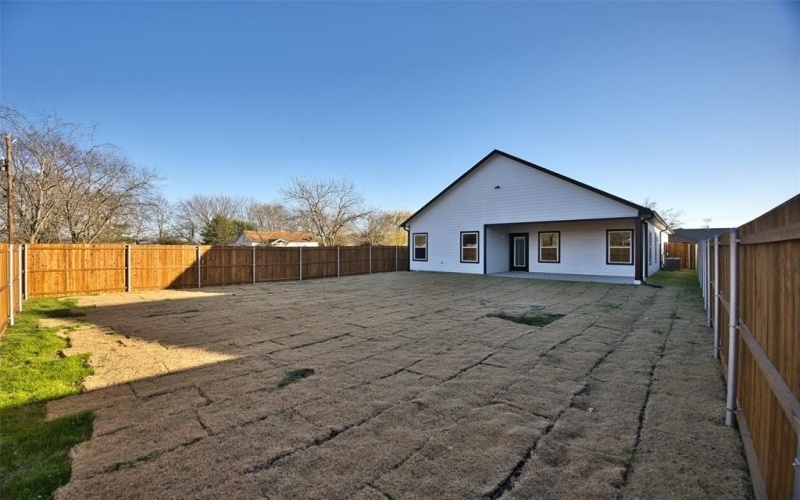 302 W Pine Street, Whitewright, TX 75491, 3 Bedrooms Bedrooms, ,2 BathroomsBathrooms,Residential,For Sale,302 W Pine Street,0,21137845