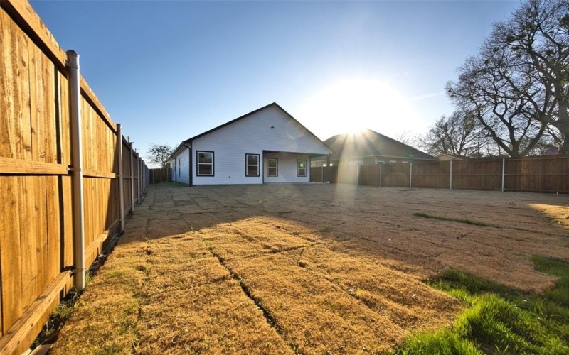 302 W Pine Street, Whitewright, TX 75491, 3 Bedrooms Bedrooms, ,2 BathroomsBathrooms,Residential,For Sale,302 W Pine Street,0,21137845