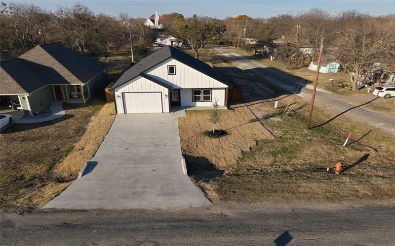 302 W Pine Street, Whitewright, TX 75491, 3 Bedrooms Bedrooms, ,2 BathroomsBathrooms,Residential,For Sale,302 W Pine Street,0,21137845
