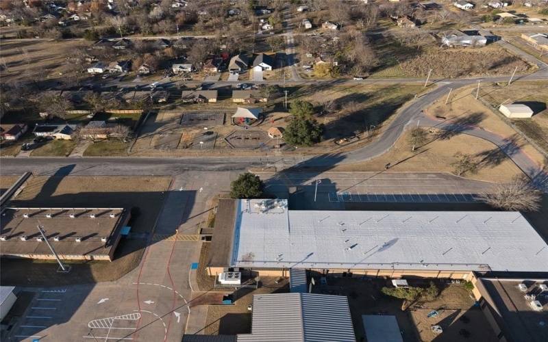 302 W Pine Street, Whitewright, TX 75491, 3 Bedrooms Bedrooms, ,2 BathroomsBathrooms,Residential,For Sale,302 W Pine Street,0,21137845