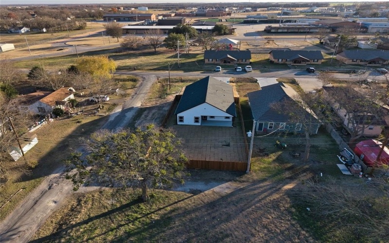 302 W Pine Street, Whitewright, TX 75491, 3 Bedrooms Bedrooms, ,2 BathroomsBathrooms,Residential,For Sale,302 W Pine Street,0,21137845