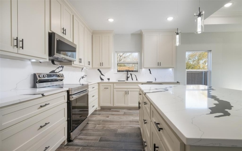 302 W Pine Street, Whitewright, TX 75491, 3 Bedrooms Bedrooms, ,2 BathroomsBathrooms,Residential,For Sale,302 W Pine Street,0,21137845