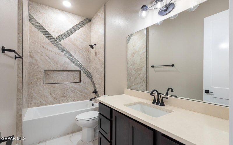 6420 CADENCE RIVER Drive, El Paso, TX 79932, 6 Bedrooms Bedrooms, ,3 BathroomsBathrooms,Residential,For Sale,6420 CADENCE RIVER Drive,0,935518