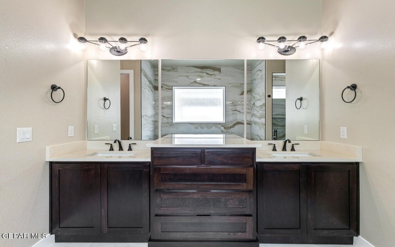 6420 CADENCE RIVER Drive, El Paso, TX 79932, 6 Bedrooms Bedrooms, ,3 BathroomsBathrooms,Residential,For Sale,6420 CADENCE RIVER Drive,0,935518