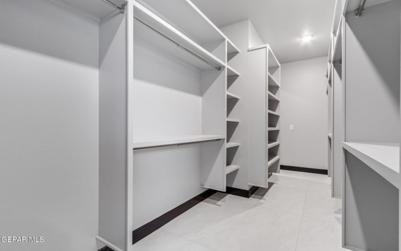 6416 CADENCE RIVER Drive, El Paso, TX 79932, 5 Habitaciones Habitaciones , ,3 BañosBaños,Residential,En Venta,6416 CADENCE RIVER Drive,0,935524