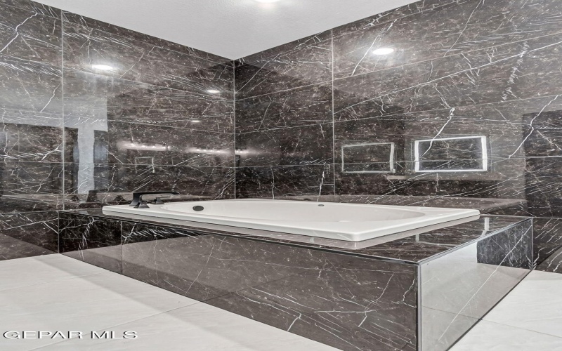 6416 CADENCE RIVER Drive, El Paso, TX 79932, 5 Habitaciones Habitaciones , ,3 BañosBaños,Residential,En Venta,6416 CADENCE RIVER Drive,0,935524