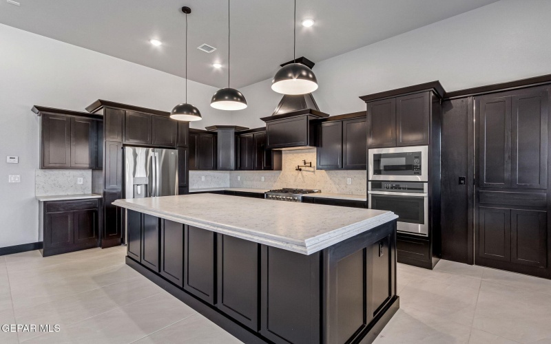 6416 CADENCE RIVER Drive, El Paso, TX 79932, 5 Habitaciones Habitaciones , ,3 BañosBaños,Residential,En Venta,6416 CADENCE RIVER Drive,0,935524