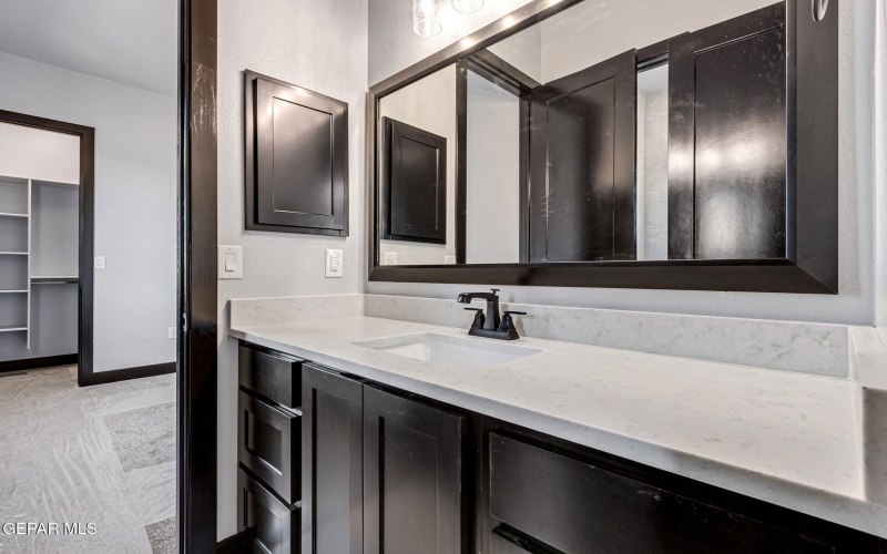 6416 CADENCE RIVER Drive, El Paso, TX 79932, 5 Habitaciones Habitaciones , ,3 BañosBaños,Residential,En Venta,6416 CADENCE RIVER Drive,0,935524