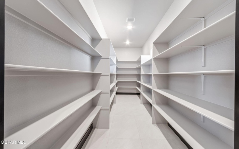 6416 CADENCE RIVER Drive, El Paso, TX 79932, 5 Habitaciones Habitaciones , ,3 BañosBaños,Residential,En Venta,6416 CADENCE RIVER Drive,0,935524