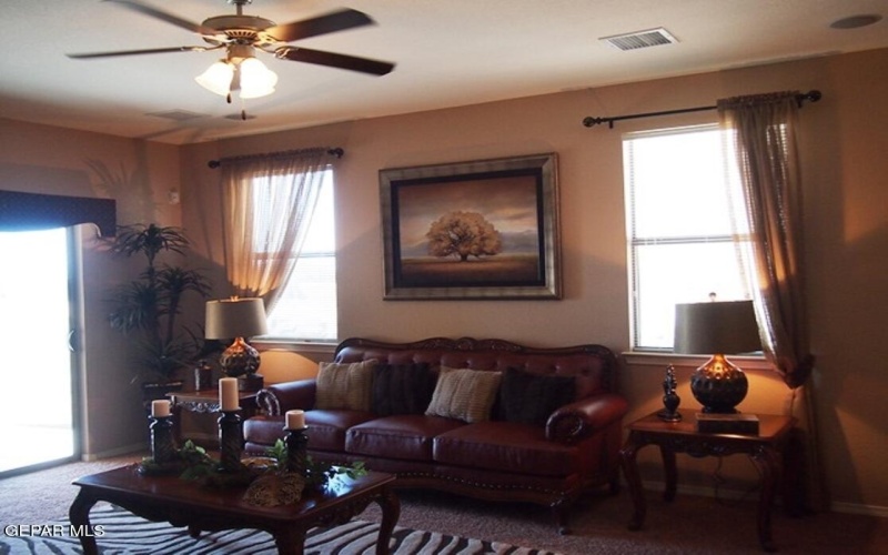 10704 Michael Irvin Street, El Paso, TX 79924, 3 Habitaciones Habitaciones , ,1 BañoBaños,Residential,En Venta,10704 Michael Irvin Street,0,935529