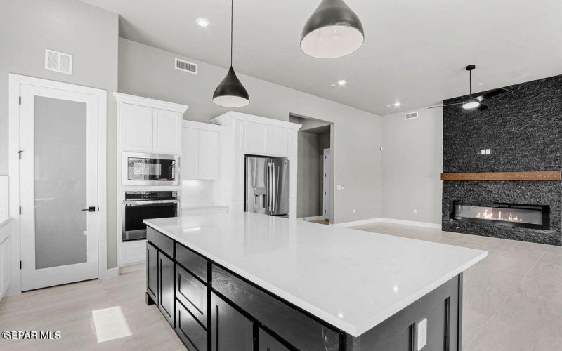 1836 CIMARRON PARK Drive, El Paso, TX 79911, 4 Habitaciones Habitaciones , ,3 BañosBaños,Residential,En Venta,1836 CIMARRON PARK Drive,0,935530