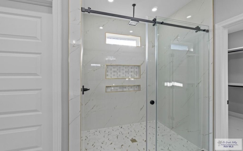 6133 POLANCO DR, BROWNSVILLE, TX 78526, 4 Bedrooms Bedrooms, ,5 BathroomsBathrooms,Residential,For Sale,6133 POLANCO DR,0,29770815