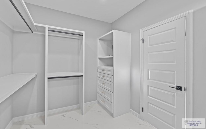 6133 POLANCO DR, BROWNSVILLE, TX 78526, 4 Bedrooms Bedrooms, ,5 BathroomsBathrooms,Residential,For Sale,6133 POLANCO DR,0,29770815