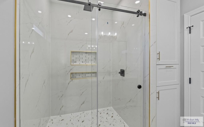 6133 POLANCO DR, BROWNSVILLE, TX 78526, 4 Bedrooms Bedrooms, ,5 BathroomsBathrooms,Residential,For Sale,6133 POLANCO DR,0,29770815