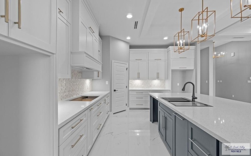 6133 POLANCO DR, BROWNSVILLE, TX 78526, 4 Bedrooms Bedrooms, ,5 BathroomsBathrooms,Residential,For Sale,6133 POLANCO DR,0,29770815