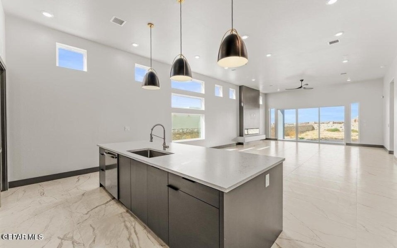 7321 Cimarron Rim Drive, El Paso, TX 79911, 4 Habitaciones Habitaciones , ,3 BañosBaños,Residential,En Venta,7321 Cimarron Rim Drive,0,935532