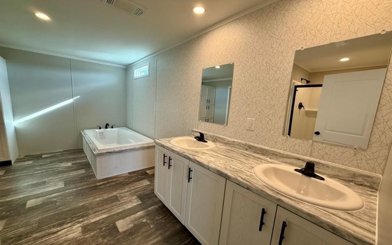 215 Salt Grass Circle, Poolville, TX 76487, 5 Bedrooms Bedrooms, ,3 BathroomsBathrooms,Residential,For Sale,215 Salt Grass Circle,0,21138363