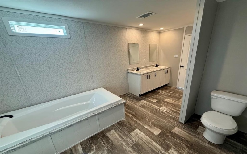 215 Salt Grass Circle, Poolville, TX 76487, 5 Bedrooms Bedrooms, ,3 BathroomsBathrooms,Residential,For Sale,215 Salt Grass Circle,0,21138363