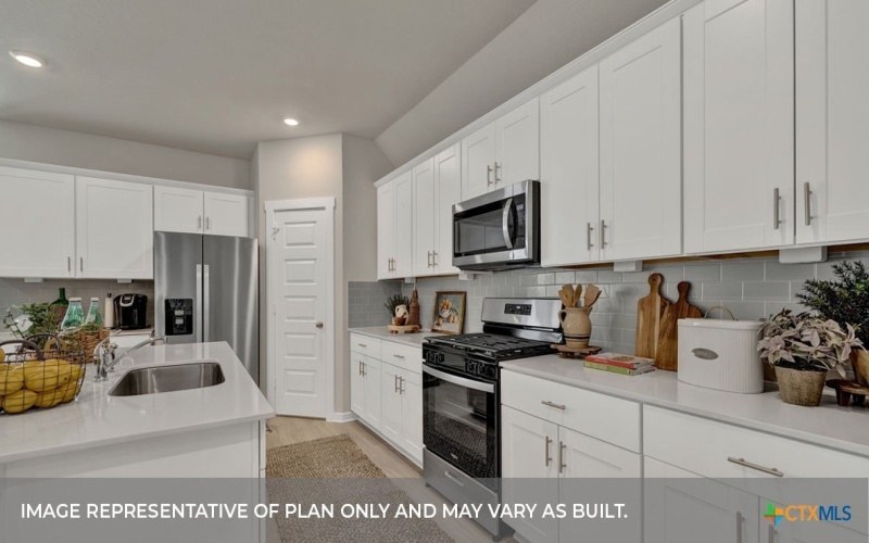 484 KOLBO CROSSING COVE Drive, Lockhart, TX 78644, 5 Habitaciones Habitaciones , ,3 BañosBaños,Residential,En Venta,484 KOLBO CROSSING COVE Drive,0,600611