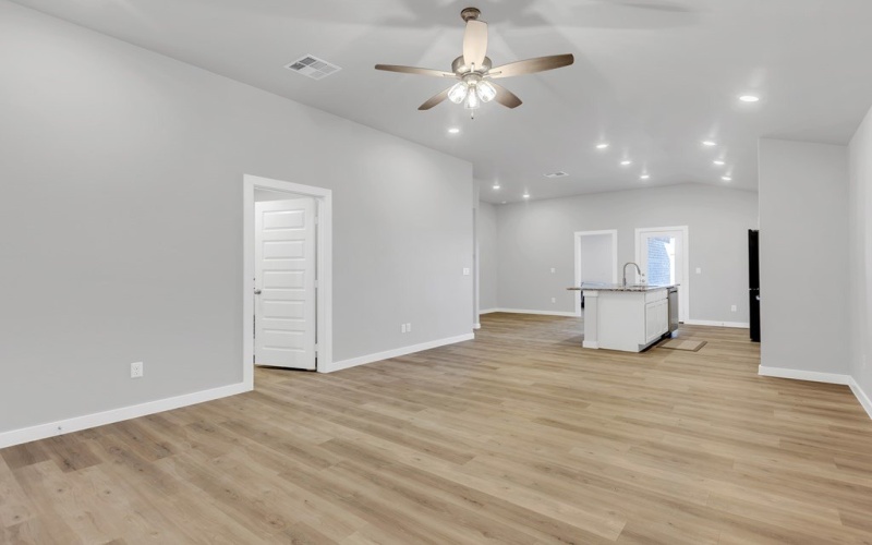 5820 Kingsville St, Midland, TX 79705, 3 Bedrooms Bedrooms, ,2 BathroomsBathrooms,Residential,For Sale,5820 Kingsville St,0,165211