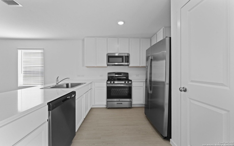 7230 Brownleaf Dr, San Antonio, TX 78227, 3 Bedrooms Bedrooms, ,2 BathroomsBathrooms,Residential,For Sale,7230 Brownleaf Dr,0,1930177