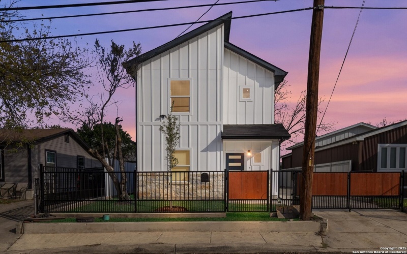 153 Stribling, San Antonio, TX 78204, 4 Bedrooms Bedrooms, ,2 BathroomsBathrooms,Residential,For Sale,153 Stribling,0,1930201