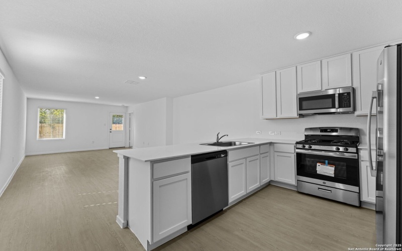 7242 Brownleaf dr, San Antonio, TX 78227, 4 Bedrooms Bedrooms, ,2 BathroomsBathrooms,Residential,For Sale,7242 Brownleaf dr,0,1930220