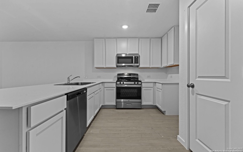 7250 Brownleaf dr, San Antonio, TX 78227, 4 Bedrooms Bedrooms, ,2 BathroomsBathrooms,Residential,For Sale,7250 Brownleaf dr,0,1930225