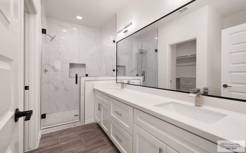 505 N SOPHIA ST, ELSA, TX 78543, 3 Habitaciones Habitaciones , ,2 BañosBaños,Residential,En Venta,505 N SOPHIA ST,0,29769618