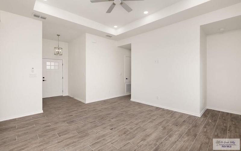 505 N SOPHIA ST, ELSA, TX 78543, 3 Habitaciones Habitaciones , ,2 BañosBaños,Residential,En Venta,505 N SOPHIA ST,0,29769618