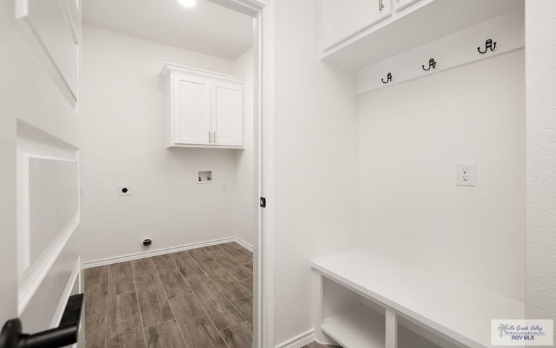 505 N SOPHIA ST, ELSA, TX 78543, 3 Habitaciones Habitaciones , ,2 BañosBaños,Residential,En Venta,505 N SOPHIA ST,0,29769618