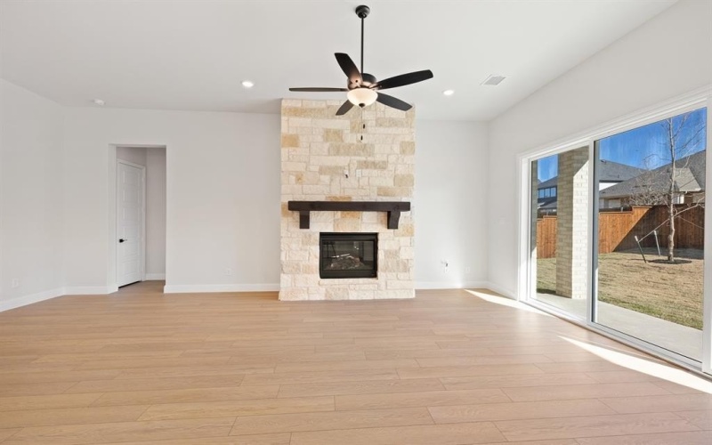 2814 Burnely, Celina, TX 75009, 4 Habitaciones Habitaciones , ,3 BañosBaños,Residential,En Venta,2814 Burnely,0,21138710