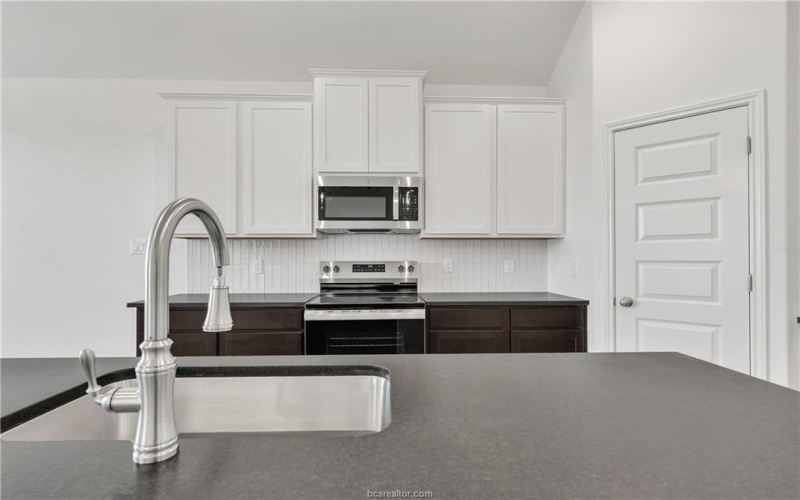 1941 Pinemont View Drive, Bryan, TX 77807, 4 Habitaciones Habitaciones , ,2 BañosBaños,Residential,En Venta,1941 Pinemont View Drive,0,25013117