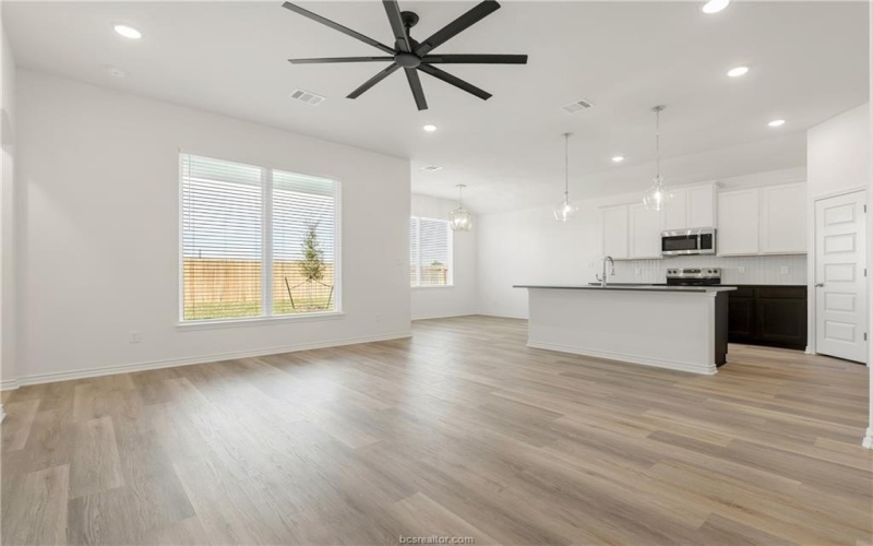 1941 Pinemont View Drive, Bryan, TX 77807, 4 Habitaciones Habitaciones , ,2 BañosBaños,Residential,En Venta,1941 Pinemont View Drive,0,25013117