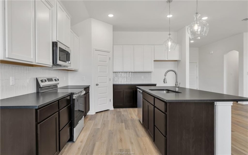 1941 Pinemont View Drive, Bryan, TX 77807, 4 Habitaciones Habitaciones , ,2 BañosBaños,Residential,En Venta,1941 Pinemont View Drive,0,25013117