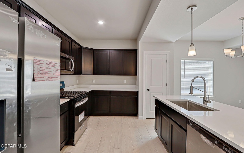 15025 RESOLVE Drive, El Paso, TX 79938, 4 Habitaciones Habitaciones , ,2 BañosBaños,Residential,En Venta,15025 RESOLVE Drive,0,935588