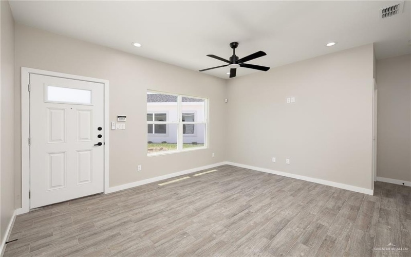 2714 Primrose Drive, Weslaco, TX 78596, ,Residential Multi Family,En Venta,2714 Primrose Drive,0,490758