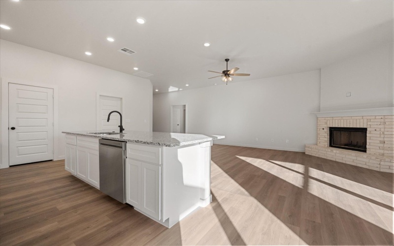 7001 56th Street, Lubbock, TX 79407, 4 Habitaciones Habitaciones , ,2 BañosBaños,Residential,En Venta,7001 56th Street,0,202564468