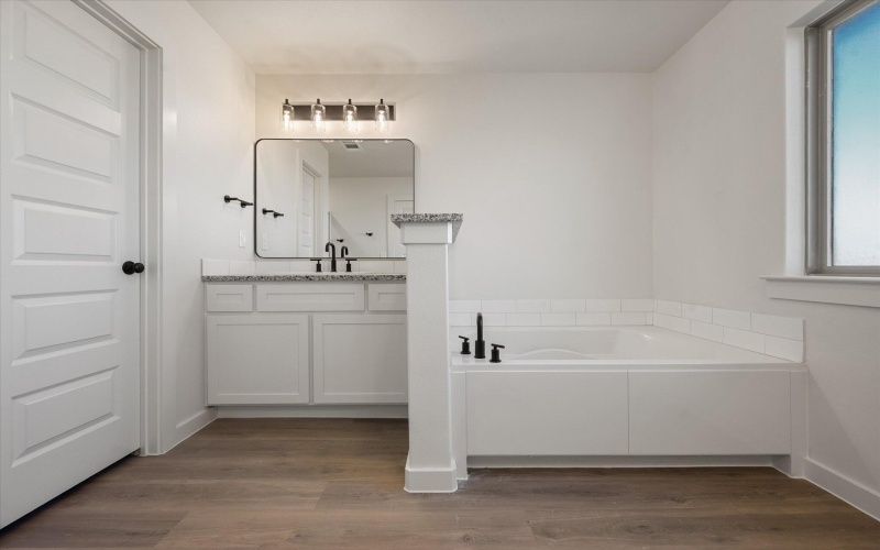 7001 56th Street, Lubbock, TX 79407, 4 Habitaciones Habitaciones , ,2 BañosBaños,Residential,En Venta,7001 56th Street,0,202564468