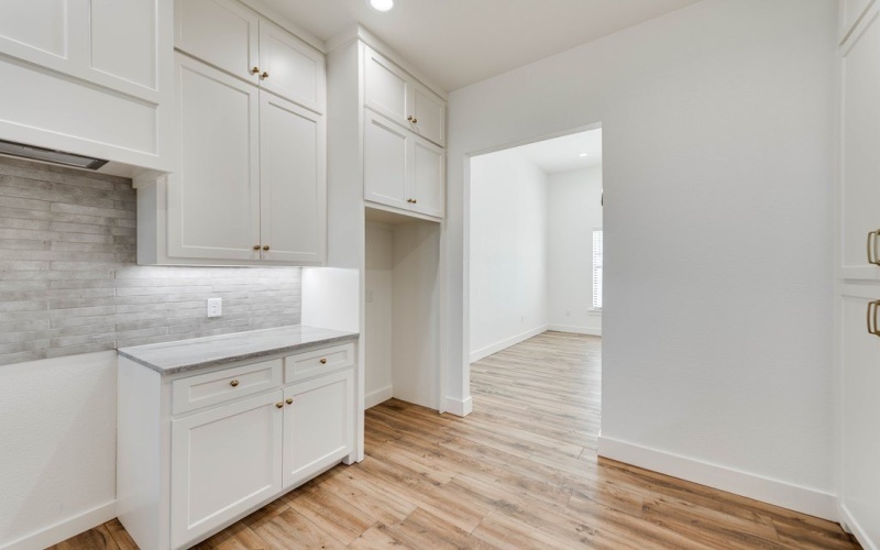 1813 N County Rd 1112, Midland, TX 79706, 4 Bedrooms Bedrooms, ,3 BathroomsBathrooms,Residential,For Sale,1813 N County Rd 1112,0,165233