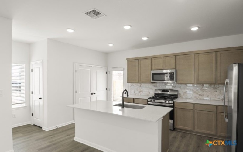 1632 Esplanade Parkway, San Marcos, TX 78666, 3 Habitaciones Habitaciones , ,2 BañosBaños,Residential,En Venta,1632 Esplanade Parkway,0,600126