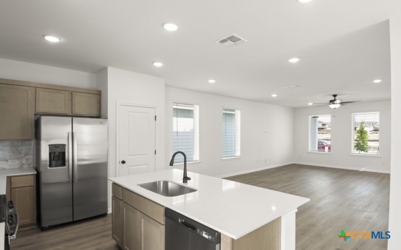 1632 Esplanade Parkway, San Marcos, TX 78666, 3 Habitaciones Habitaciones , ,2 BañosBaños,Residential,En Venta,1632 Esplanade Parkway,0,600126