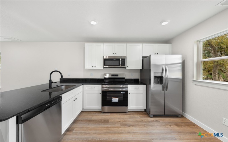 909 S Martin Luther King Jr Drive unit: A & B #A & B, Temple, TX 76504, 6 Bedrooms Bedrooms, ,7 BathroomsBathrooms,Residential,For Sale,909 S Martin Luther King Jr Drive unit: A & B,0,600651