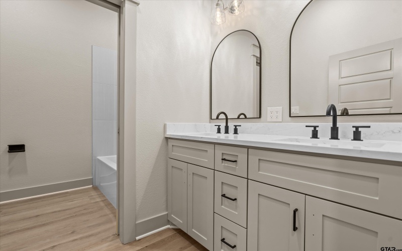 15674 CR 436, Lindale, TX 75771, 4 Bedrooms Bedrooms, ,2 BathroomsBathrooms,Residential,For Sale,15674 CR 436,0,25018110