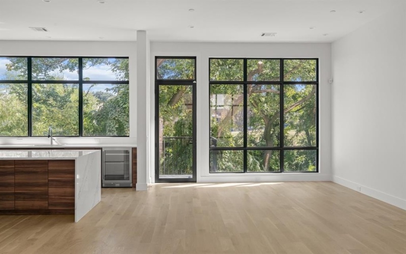 610 N Oak Cliff Boulevard #304, Dallas, TX 75208, 3 Habitaciones Habitaciones , ,3 BañosBaños,Residential,En Venta,610 N Oak Cliff Boulevard,0,21139158