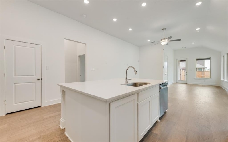 528 Embargo Drive, Fate, TX 75189, 4 Habitaciones Habitaciones , ,2 BañosBaños,Residential,En Venta,528 Embargo Drive,0,21139254