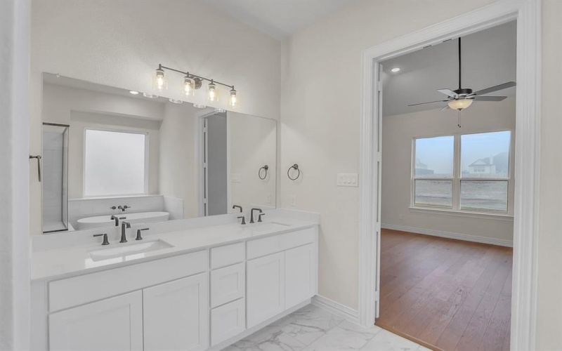 2441 Tyler Wade Trail, Waxahachie, TX 75167, 4 Habitaciones Habitaciones , ,3 BañosBaños,Residential,En Venta,2441 Tyler Wade Trail,0,21139286