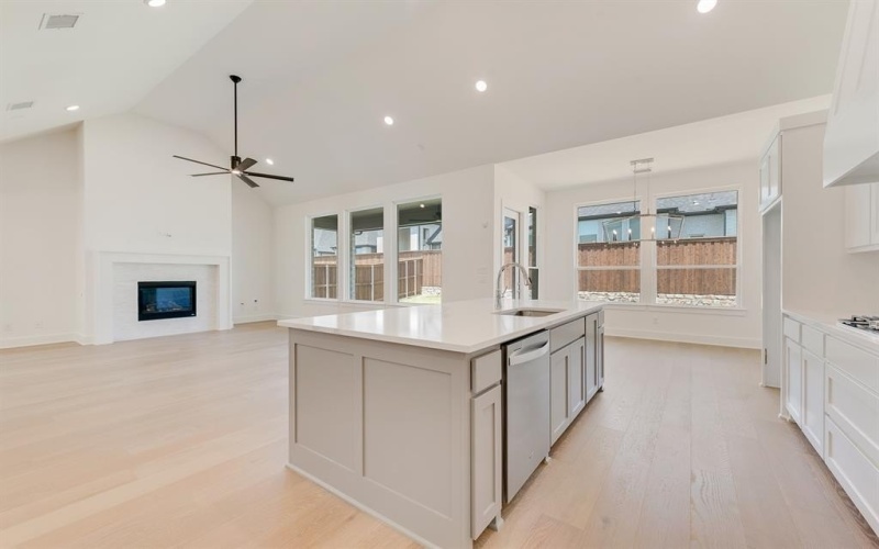 830 Montrose Drive, Rockwall, TX 75087, 5 Bedrooms Bedrooms, ,5 BathroomsBathrooms,Residential,For Sale,830 Montrose Drive,0,21139329